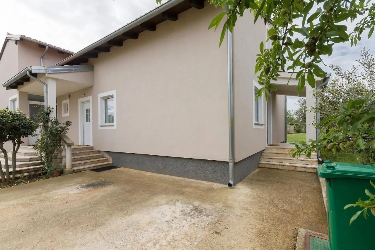 Apartman Nino Stinjan Apartment Pula 0*,  Croatia